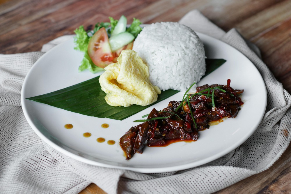 Clasmo Classic and Modern: Local Flavors Blending with Cilacap Life